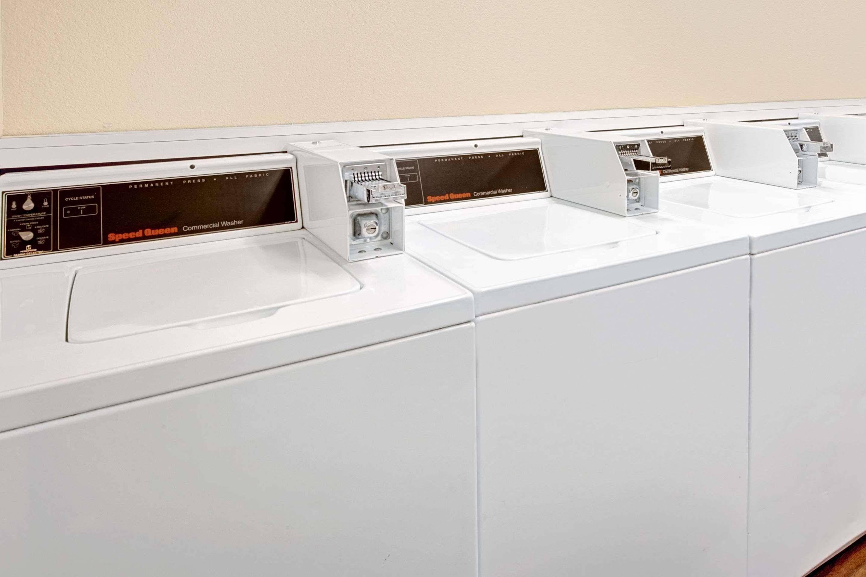 Mainstay Suites Northbrook ホイーリング エクステリア 写真