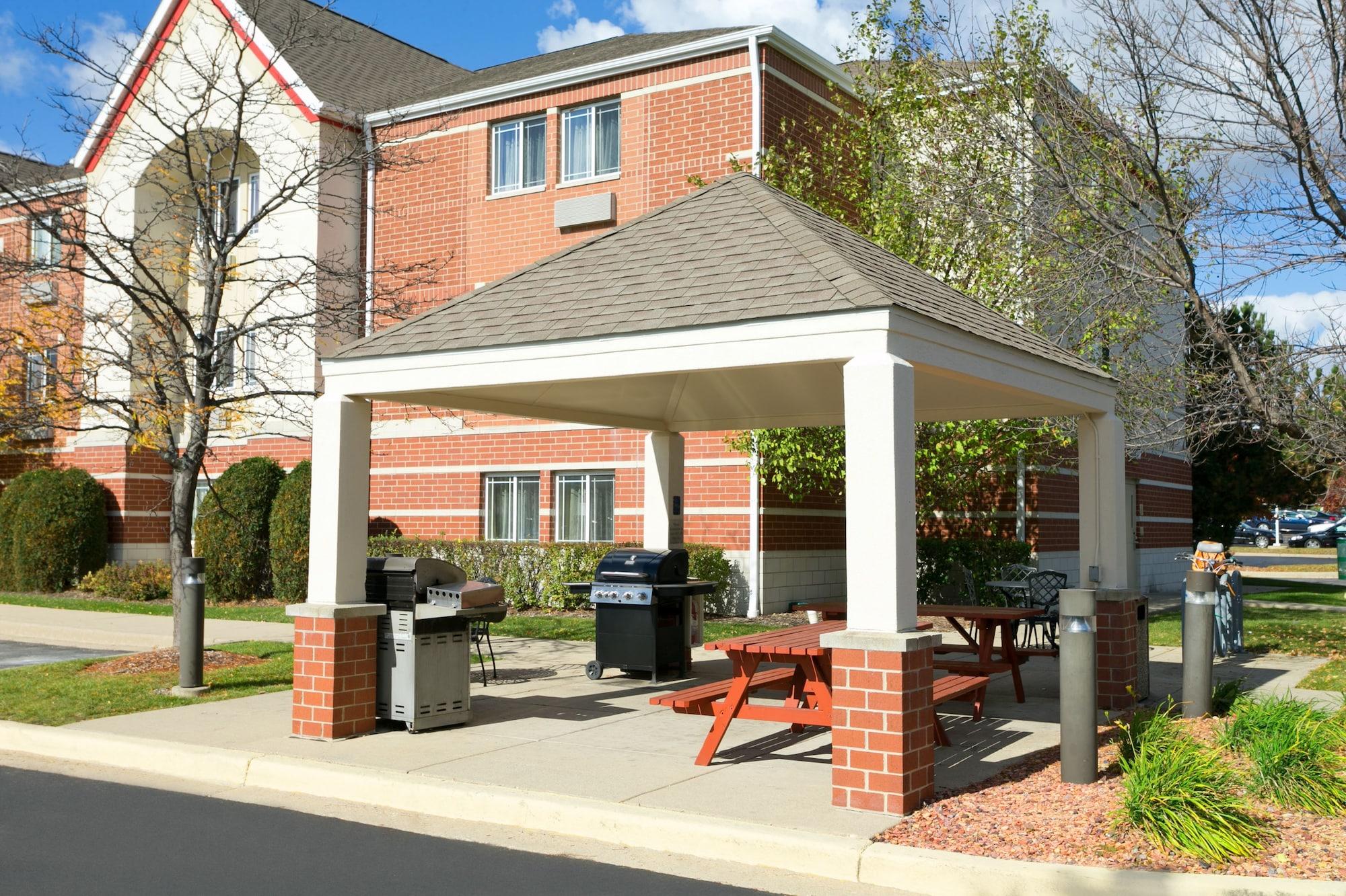 Mainstay Suites Northbrook ホイーリング エクステリア 写真