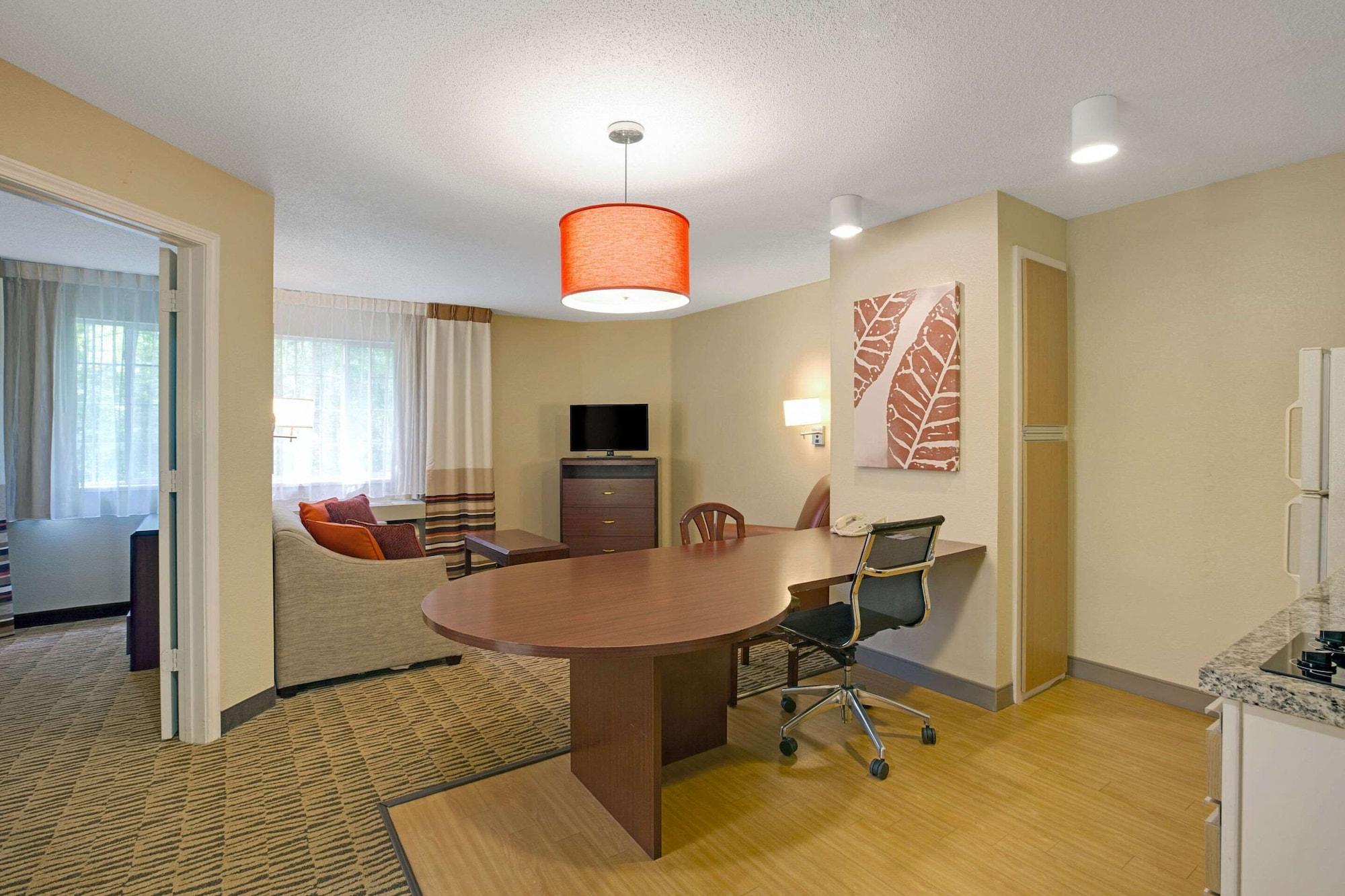 Mainstay Suites Northbrook ホイーリング エクステリア 写真
