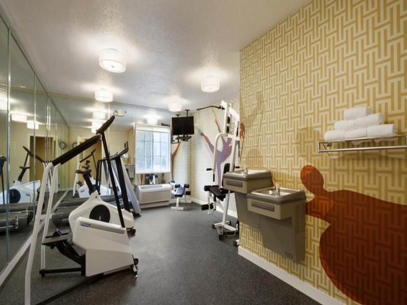 Mainstay Suites Northbrook ホイーリング エクステリア 写真