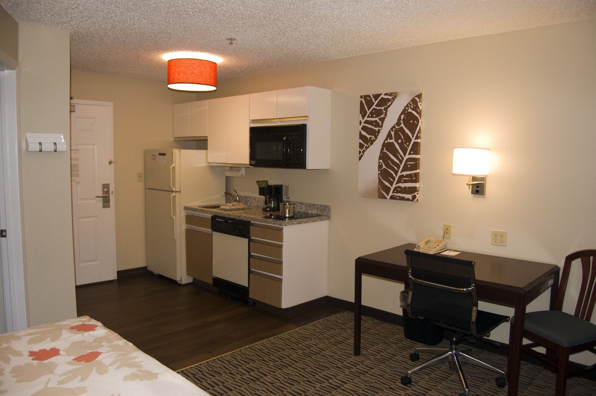 Mainstay Suites Northbrook ホイーリング エクステリア 写真